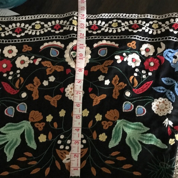 Zara embroidered skirt - Picture 4 of 4